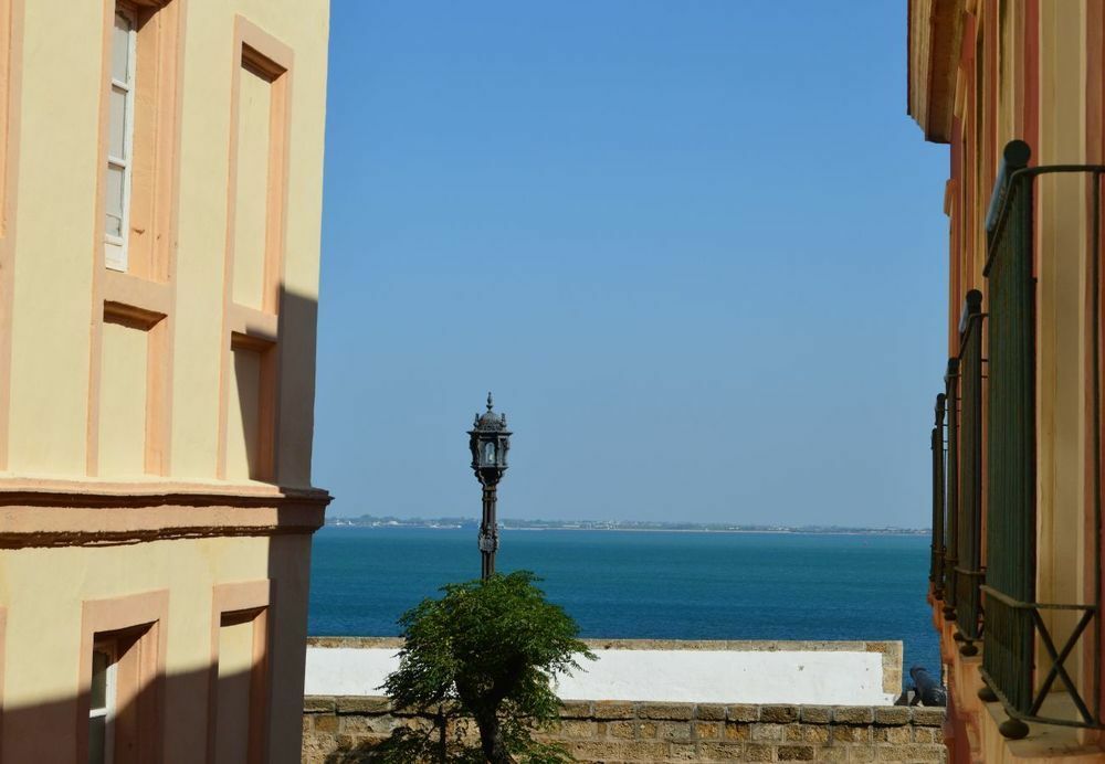 Apartamento El Baluarte Cadiz Exterior photo